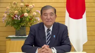 石破総理が外交で炎上中！おにぎりの食べ方やスマホいじりも